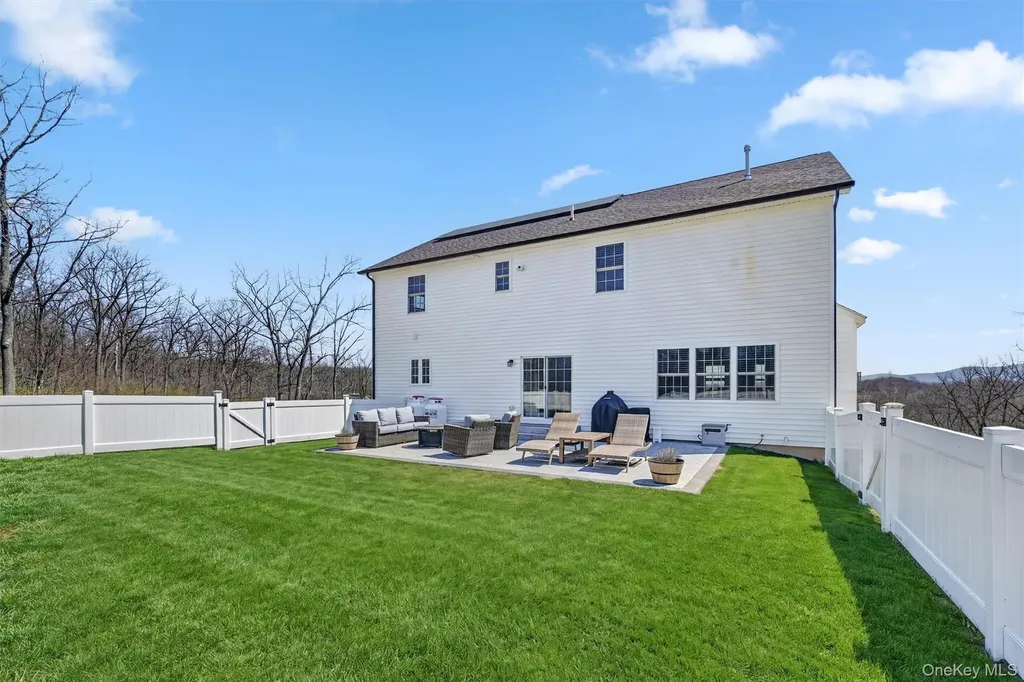 26 Curtin Lane Marlboro NY 12542