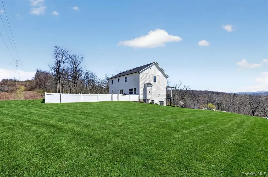 26 Curtin Lane Marlboro NY 12542