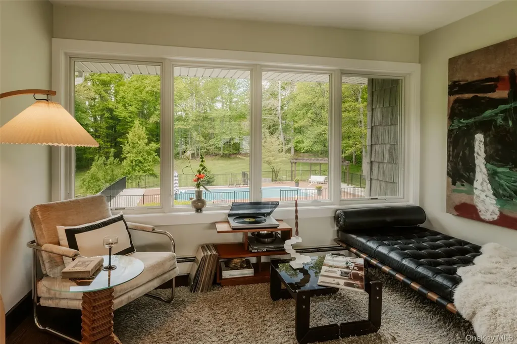 18 Scenic Drive Hyde Park NY 12538