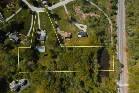 18 Scenic Drive Hyde Park NY 12538