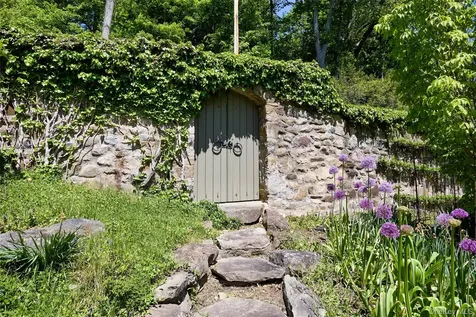 116 S Mountain Road New City NY 10956