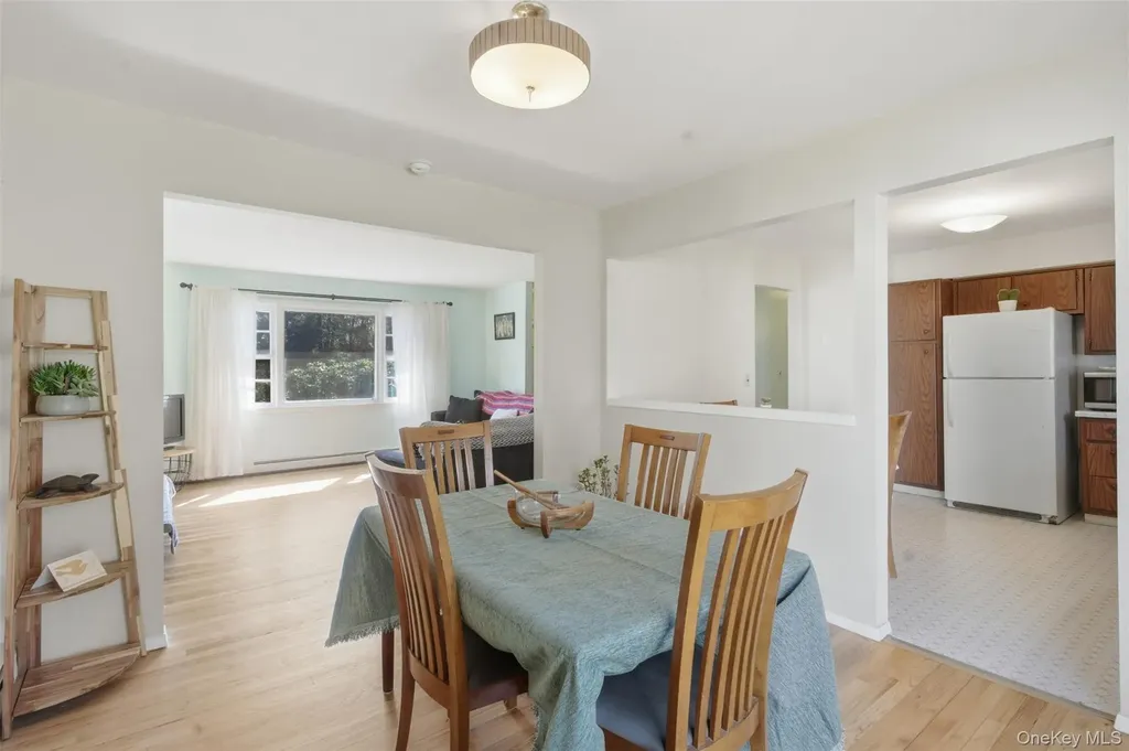 7 Woodland Circle Hyde Park NY 12538