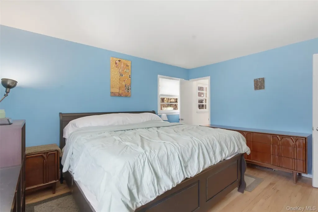7 Woodland Circle Hyde Park NY 12538