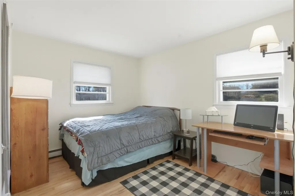 7 Woodland Circle Hyde Park NY 12538