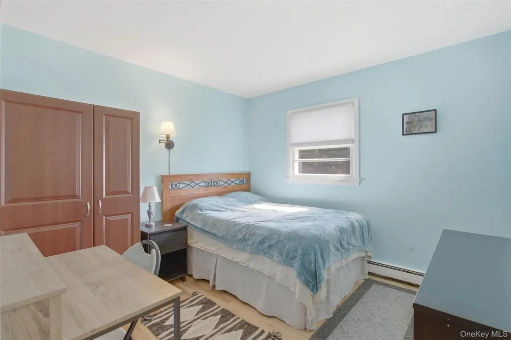 7 Woodland Circle Hyde Park NY 12538