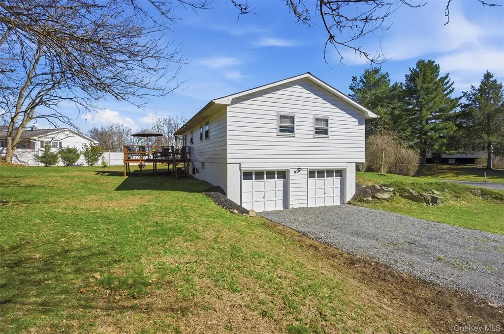 7 Woodland Circle Hyde Park NY 12538