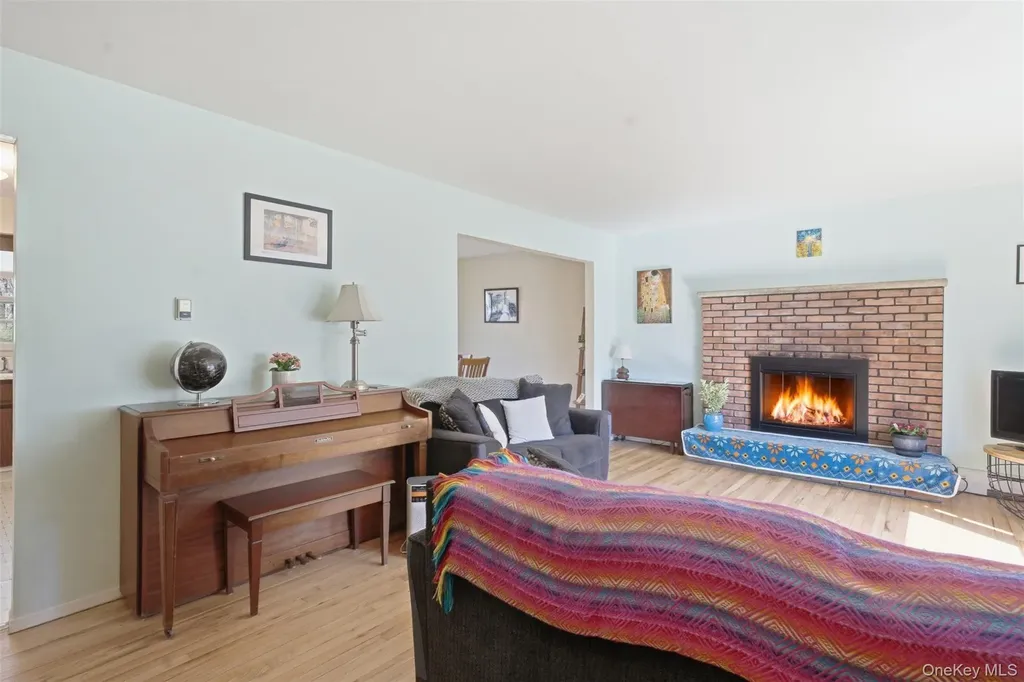 7 Woodland Circle Hyde Park NY 12538
