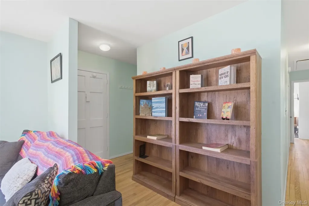 7 Woodland Circle Hyde Park NY 12538