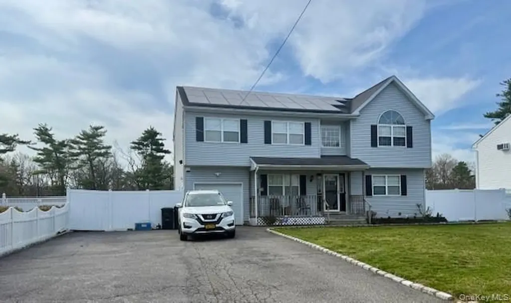 130 Cedar Drive Bay Shore NY 11706