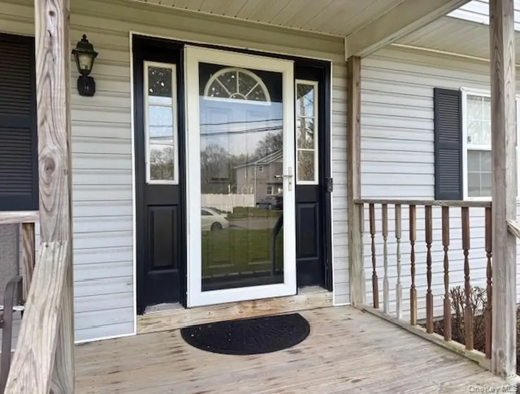 130 Cedar Drive Bay Shore NY 11706