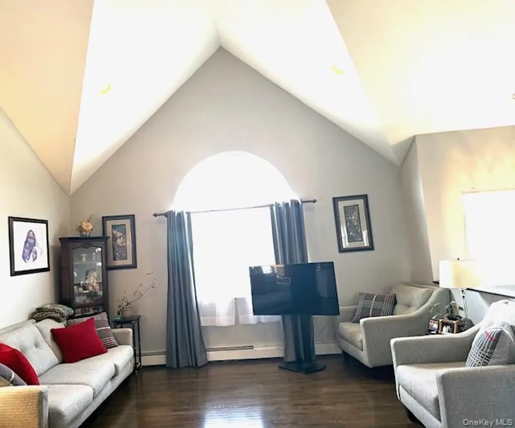 130 Cedar Drive Bay Shore NY 11706