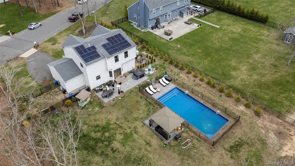 140 Gull Dip Road Ridge NY 11961