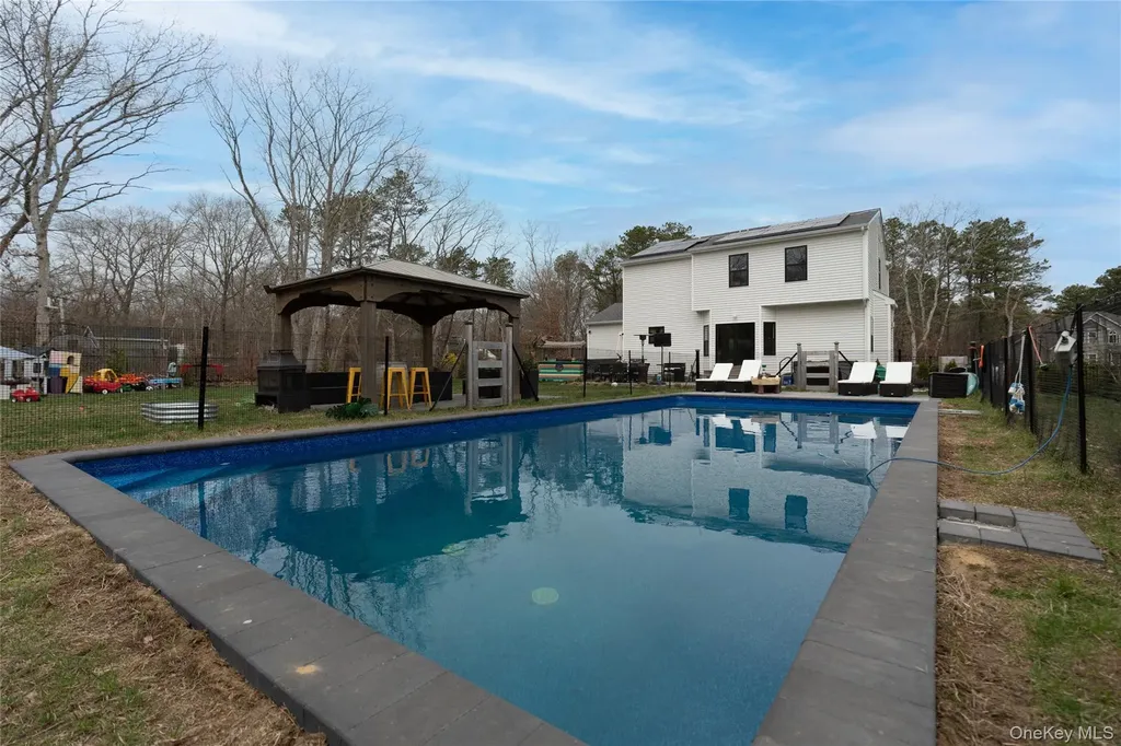 140 Gull Dip Road Ridge NY 11961