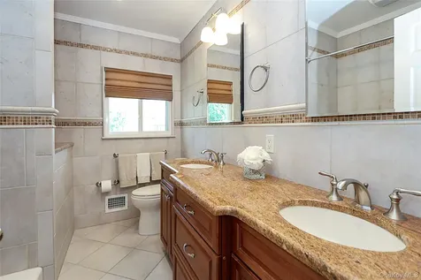 24 Tad Lane Old Bethpage NY 11804