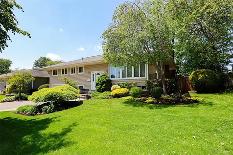 24 Tad Lane Old Bethpage NY 11804