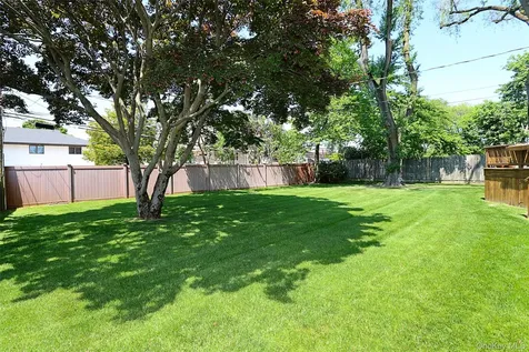 24 Tad Lane Old Bethpage NY 11804