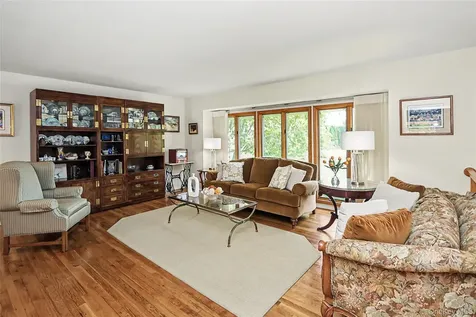 24 Tad Lane Old Bethpage NY 11804