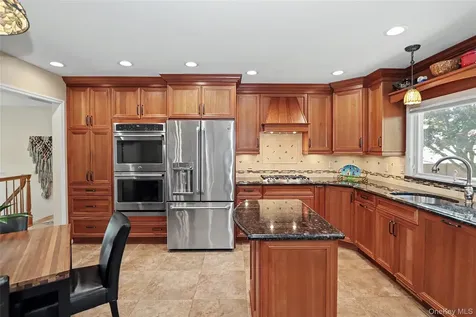 24 Tad Lane Old Bethpage NY 11804