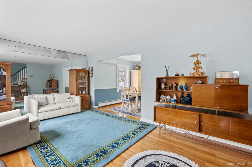 82 Cerenzia Boulevard Elmont NY 11003