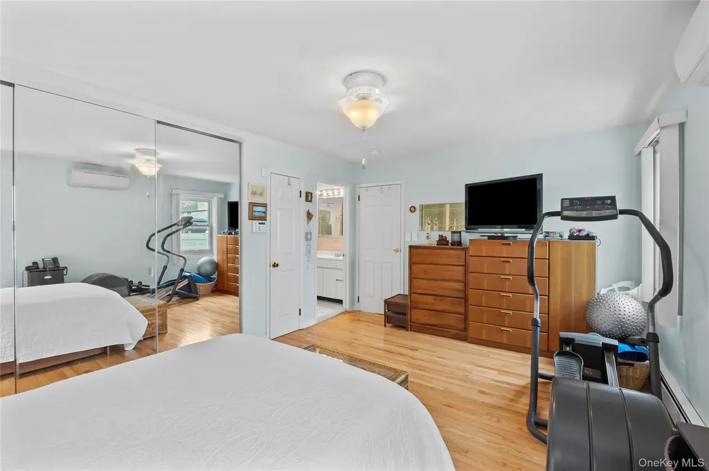 82 Cerenzia Boulevard Elmont NY 11003
