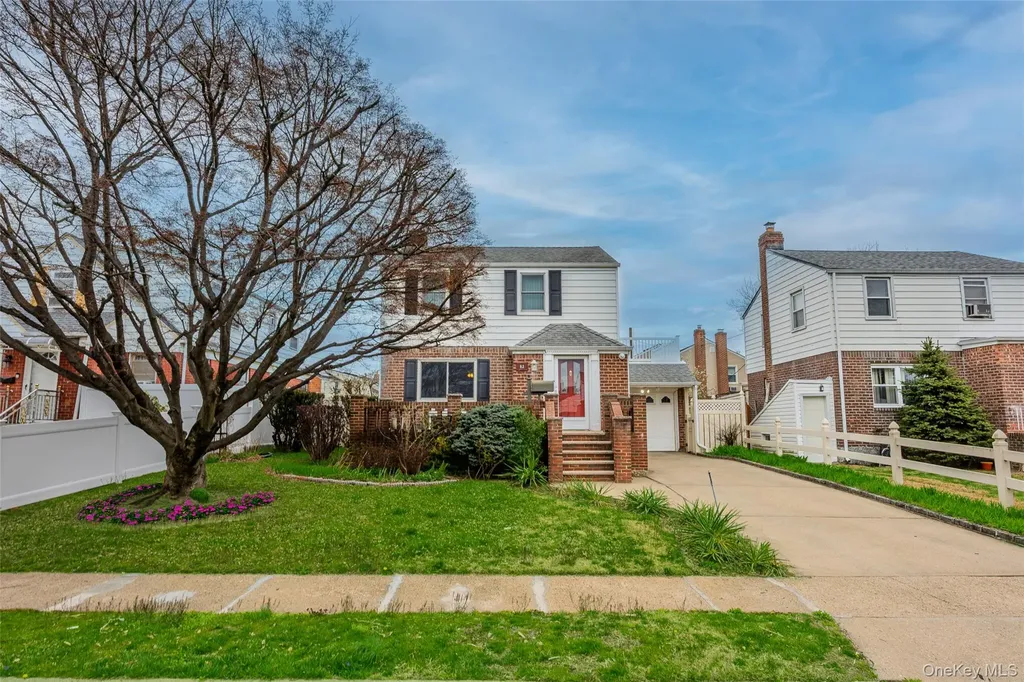 82 Cerenzia Boulevard Elmont NY 11003