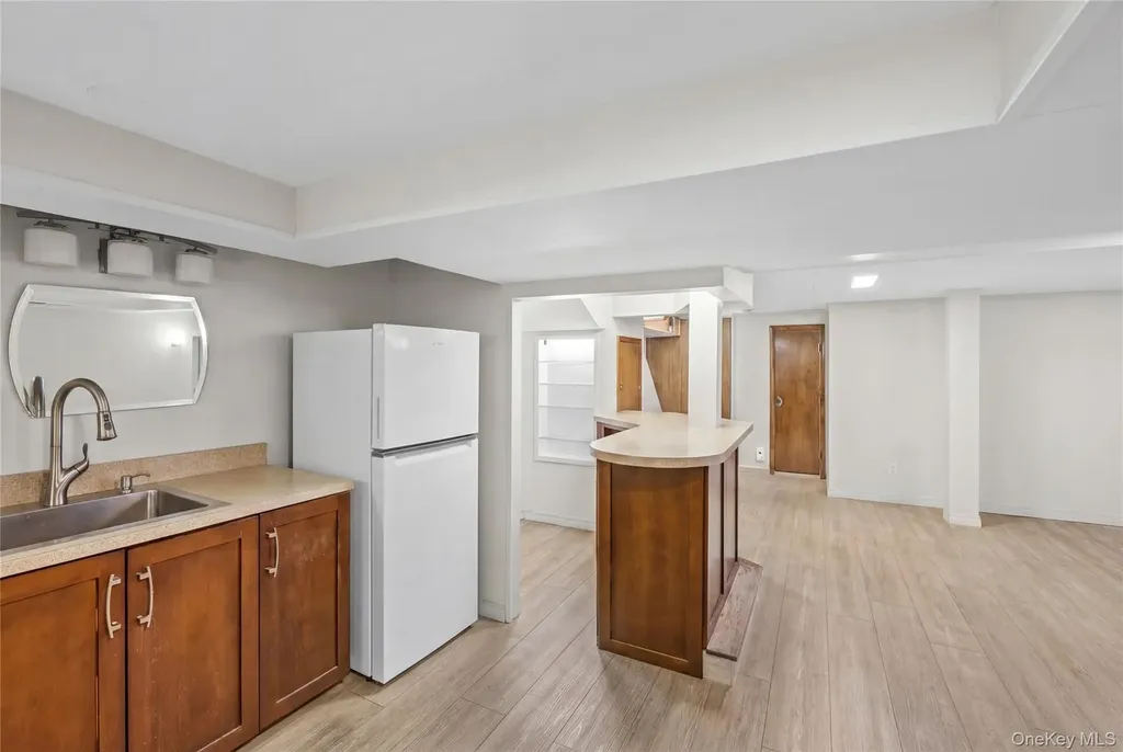 82 Cerenzia Boulevard Elmont NY 11003