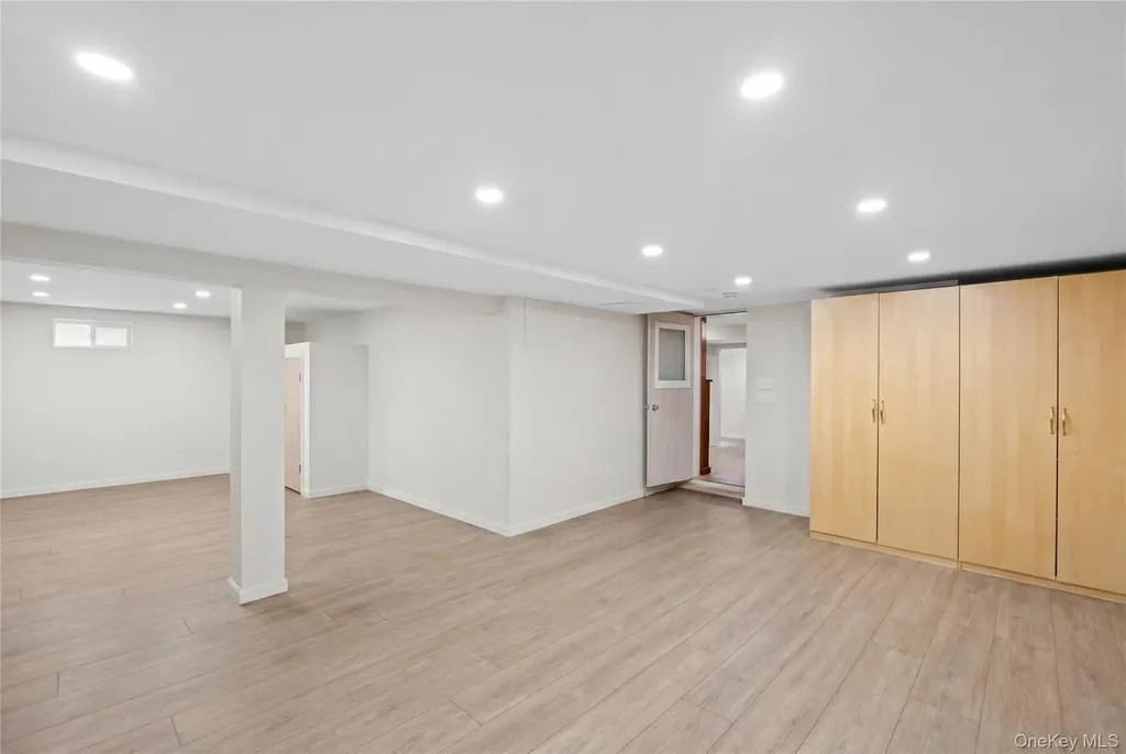82 Cerenzia Boulevard Elmont NY 11003