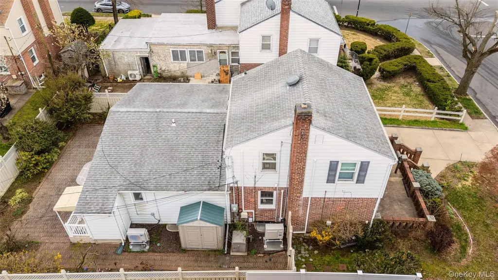 82 Cerenzia Boulevard Elmont NY 11003