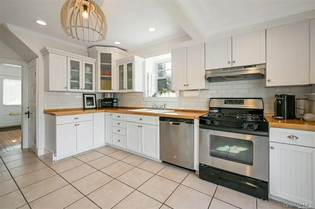65 E Main Street Huntington NY 11743