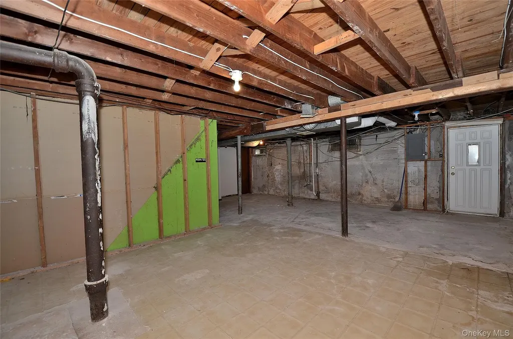 24 Linden Boulevard Hicksville NY 11801