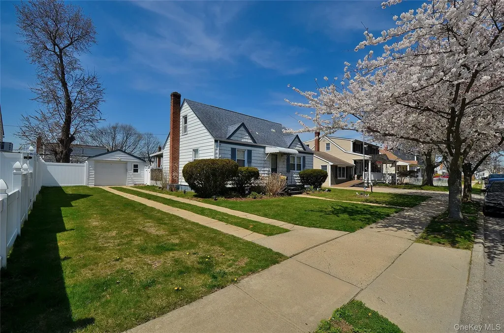 24 Linden Boulevard Hicksville NY 11801