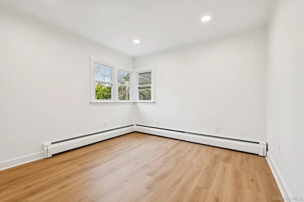 6 Nevada Avenue Medford NY 11763