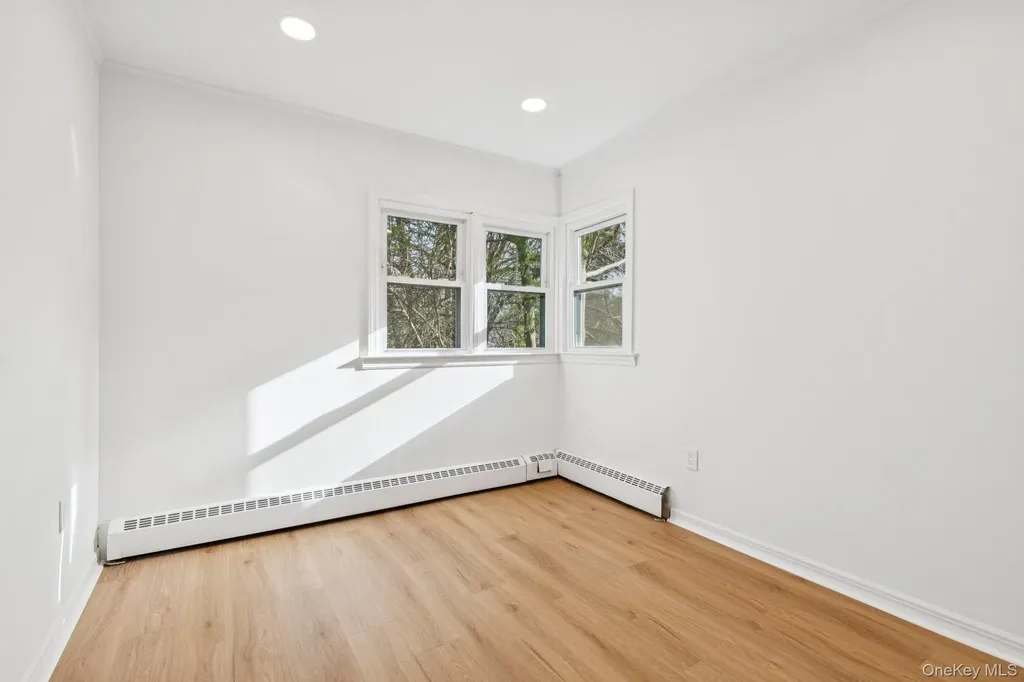 6 Nevada Avenue Medford NY 11763