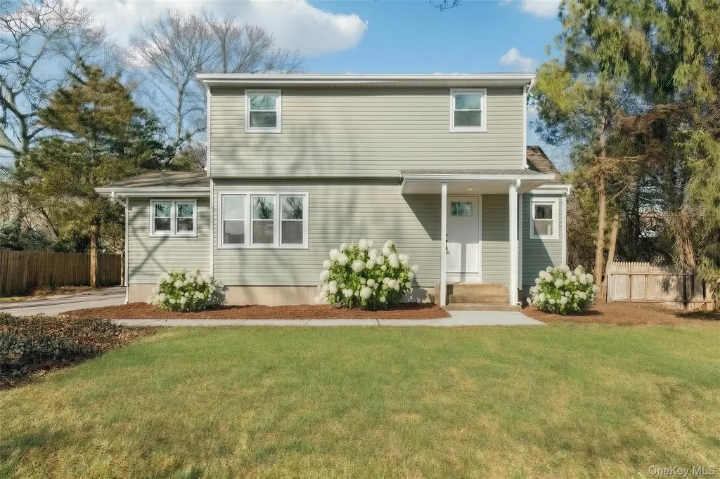 6 Nevada Avenue Medford NY 11763