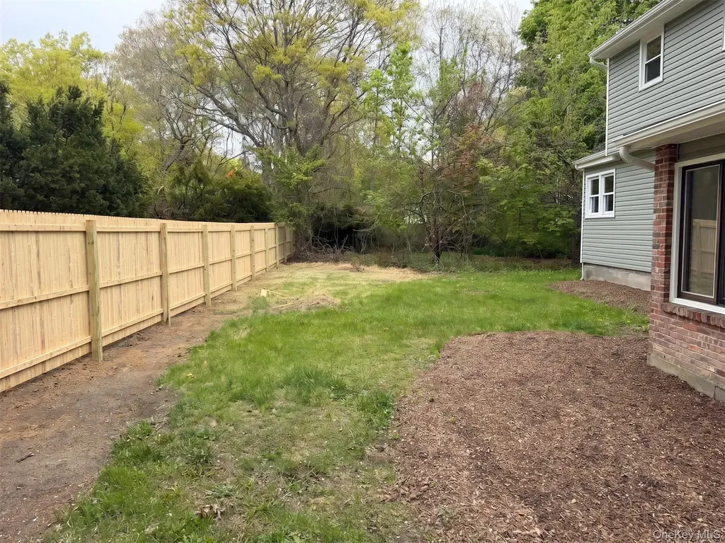 6 Nevada Avenue Medford NY 11763