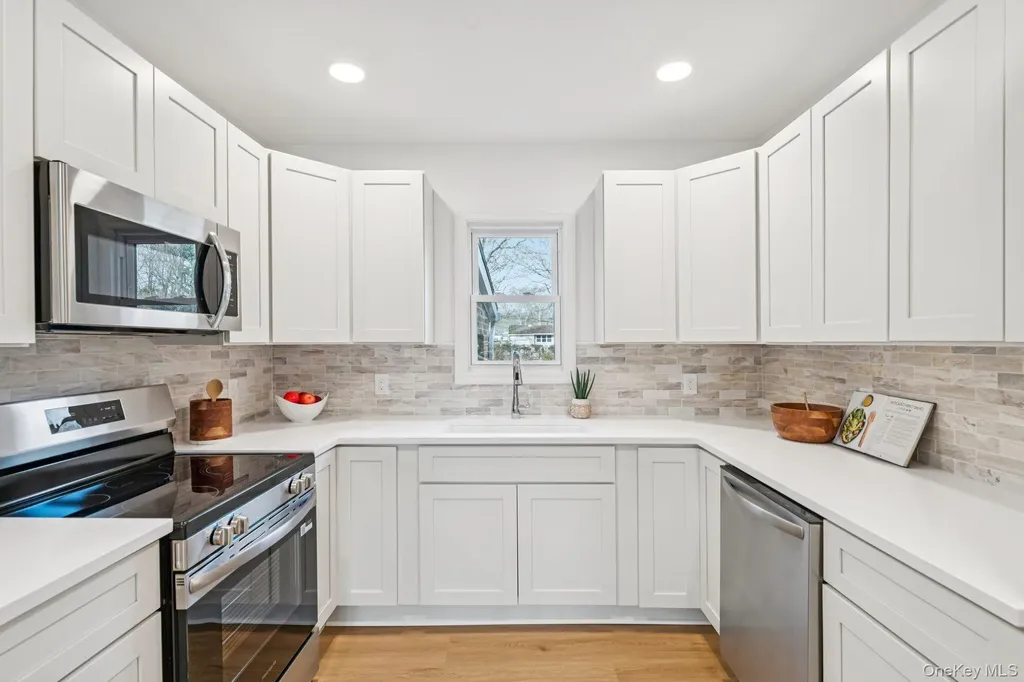 6 Nevada Avenue Medford NY 11763