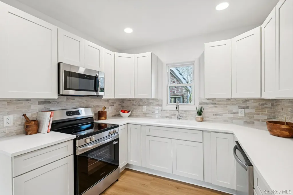 6 Nevada Avenue Medford NY 11763