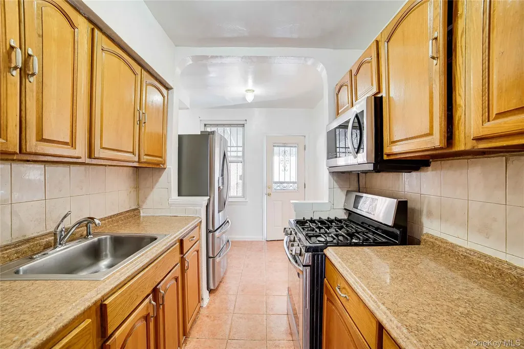 993 Duncan Street Bronx NY 10469