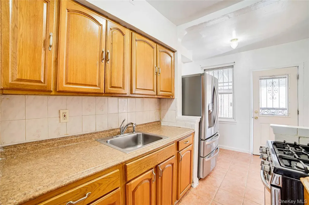 993 Duncan Street Bronx NY 10469