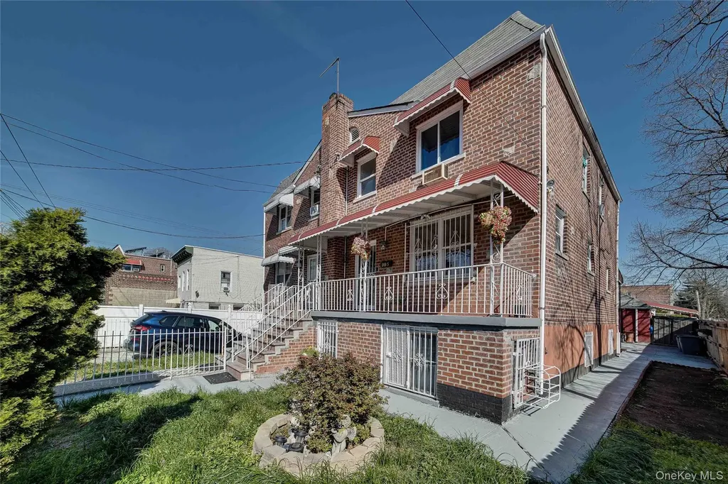 993 Duncan Street Bronx NY 10469
