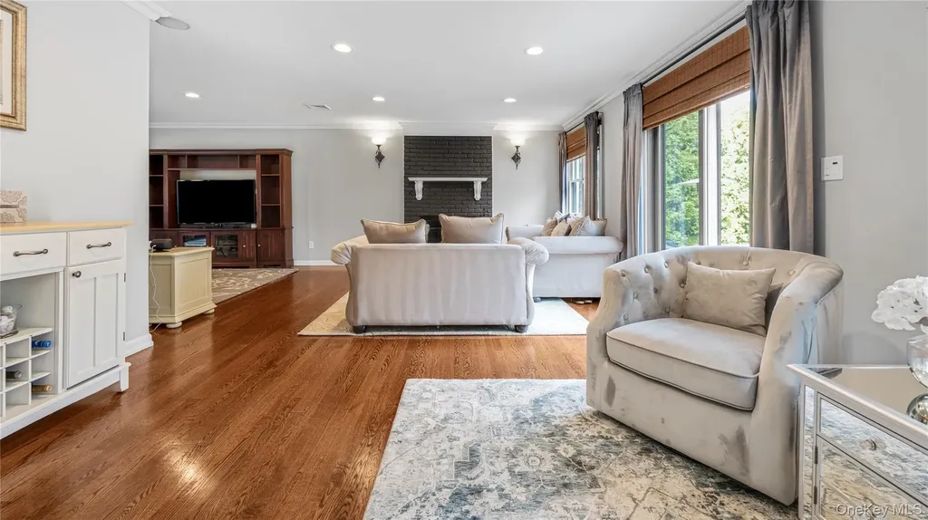 16 Long Acre Lane Dix Hills NY 11746