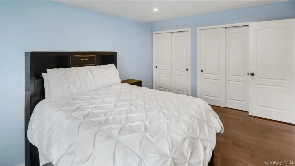 16 Long Acre Lane Dix Hills NY 11746