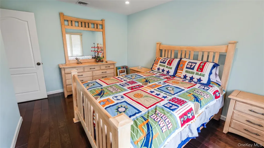 16 Long Acre Lane Dix Hills NY 11746