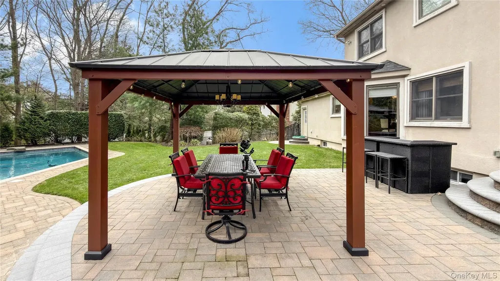 16 Long Acre Lane Dix Hills NY 11746