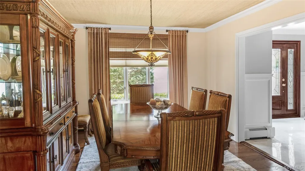 16 Long Acre Lane Dix Hills NY 11746