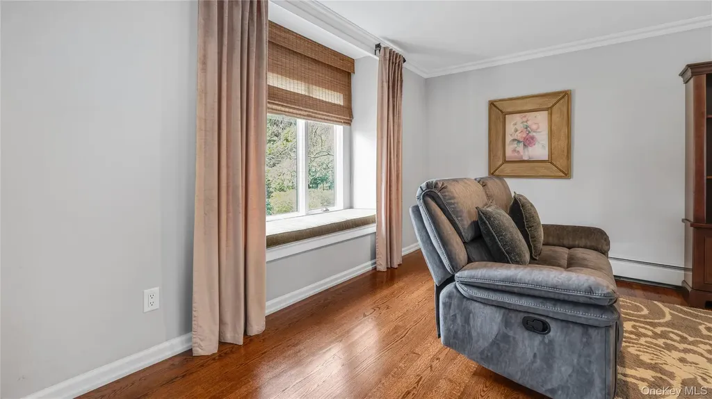 16 Long Acre Lane Dix Hills NY 11746