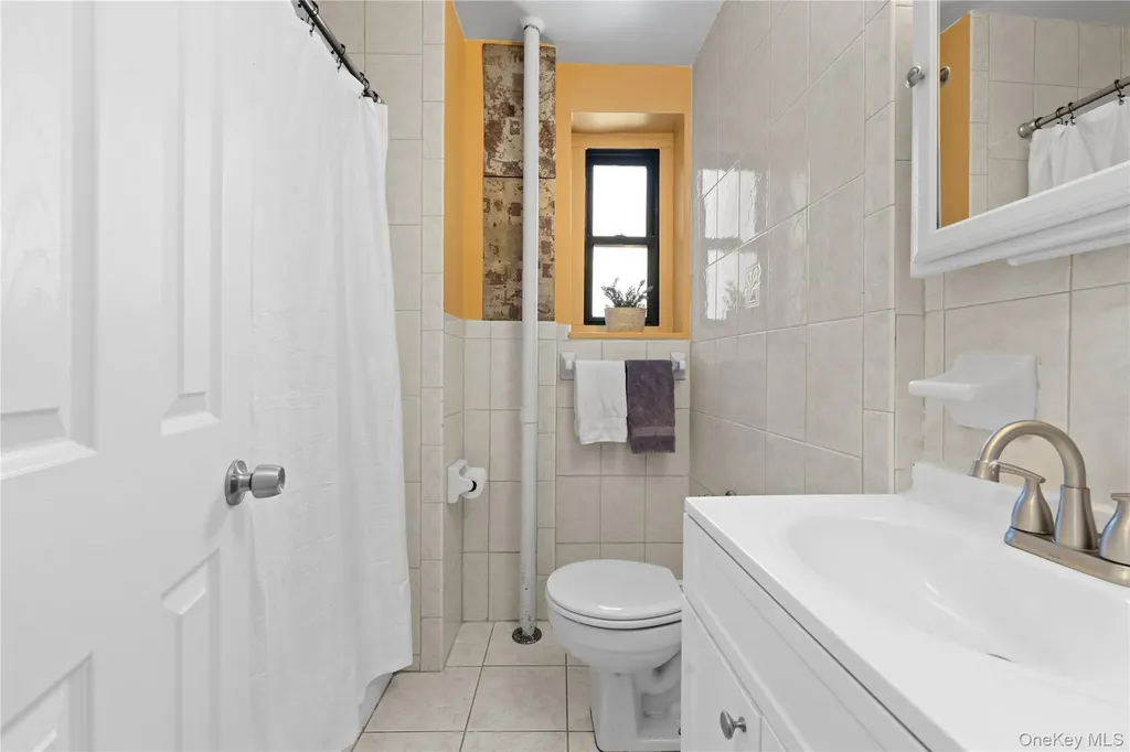 78-10 34th Avenue Jackson Heights NY 11372