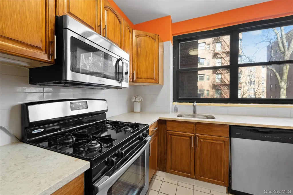 78-10 34th Avenue Jackson Heights NY 11372