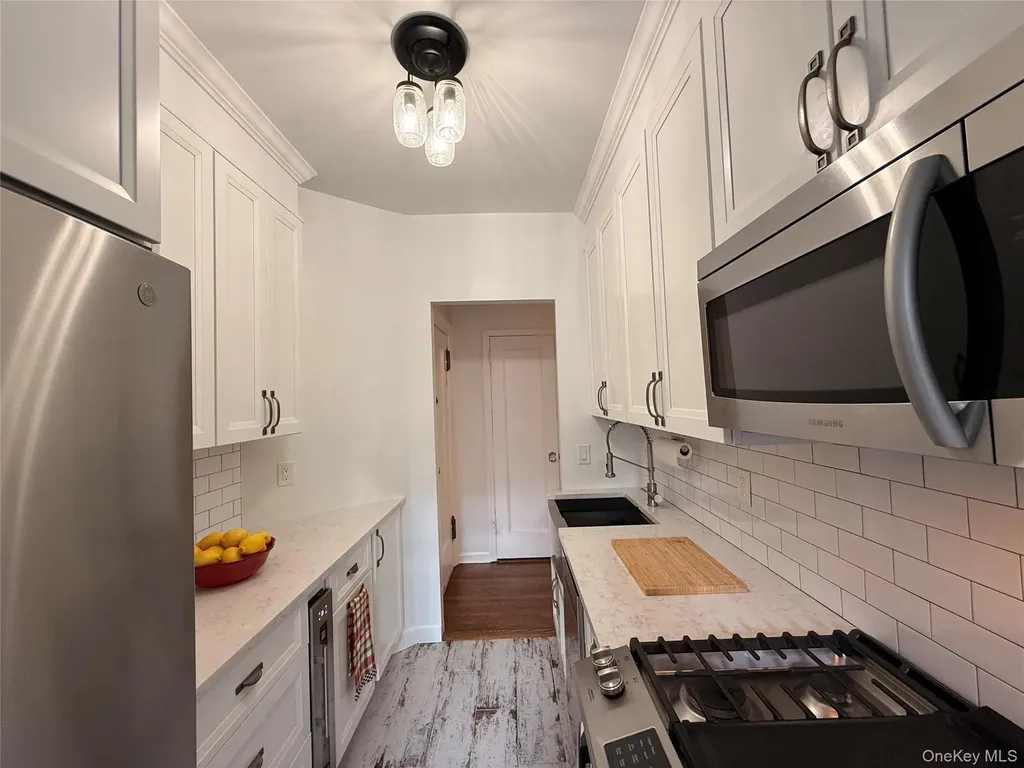 143 Garth Road Scarsdale NY 10583