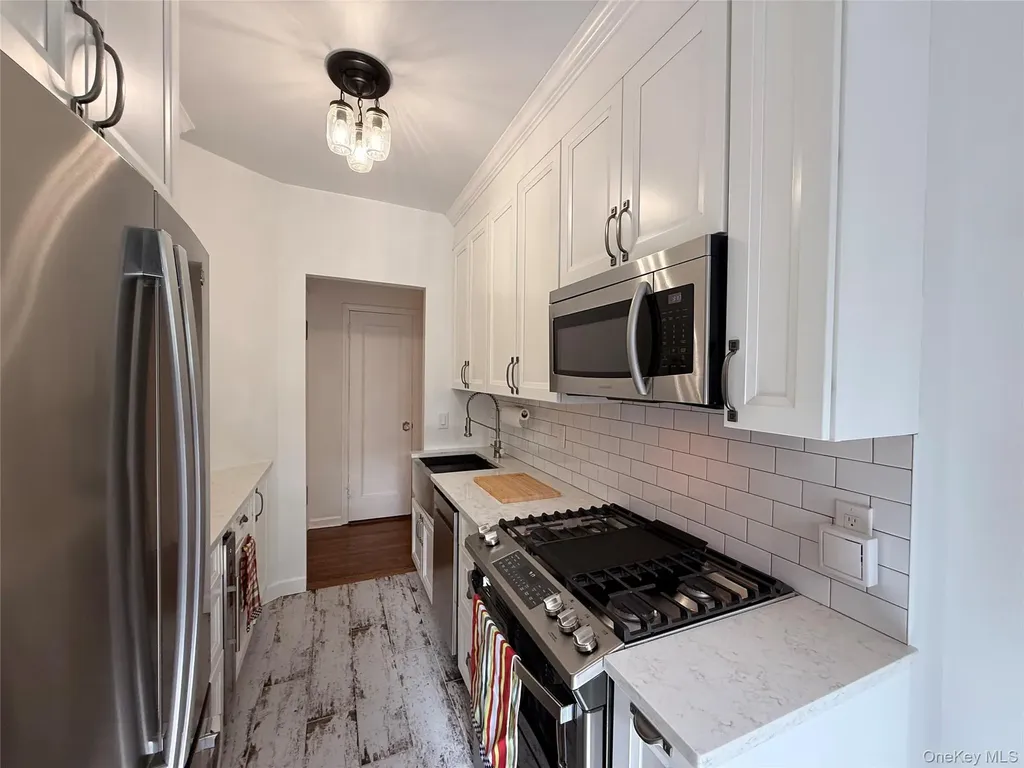 143 Garth Road Scarsdale NY 10583